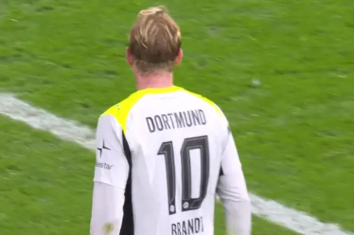 [Highlights] Held back? Brandt's open-goal shot against former club hits the side netting