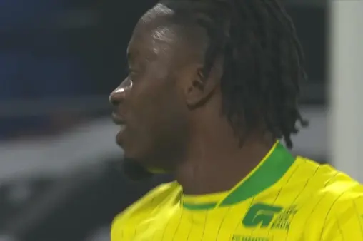 [Highlights] Long ball approach! Nantes' consecutive headers in the box, Mwanga gets the ball and pokes it wide