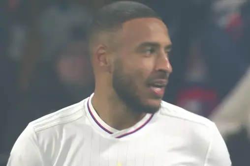 [Highlights] Wave of attacks! Moreira's cross into the box, Tolisso's close-range shot on an open goal blocked