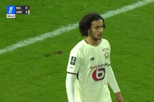 [Red Card] Diao launches a counterattack with a long ball, Bouadila brings down Cirelli to stop a one-on-one, sent off with a straight red