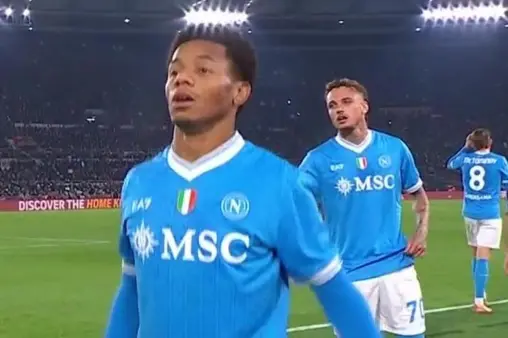 [Goal] Taking the initiative away from home! Neres calmly scores a one-on-one against the goalkeeper