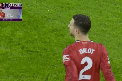 [Goal] Effort pays off for the 'goal poacher'! Dalot gets the ball unexpectedly and scores with a clever low shot