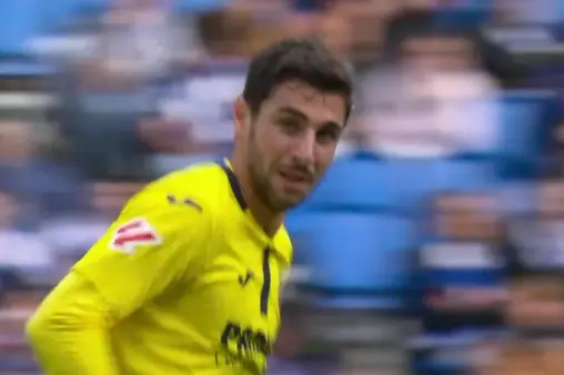 [Highlights] Testing the touch! Comesaña unleashes a first-time rocket that sails into the stands