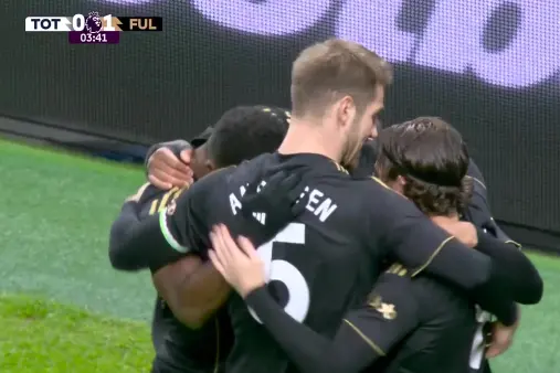 [Goal] Early blitz! Tete's strike from the edge of the box hits Udogie and deflects into the net