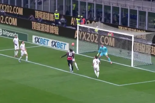 [Highlights] Baltesagi's cross from the wing, Leao's header saved by the goalkeeper with both hands