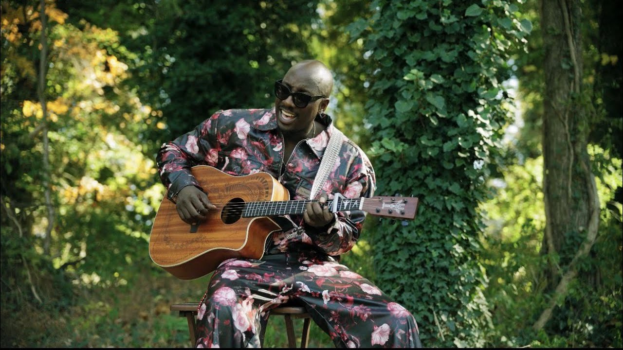 Bien- AH  (Official Music Video)