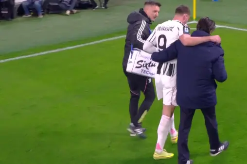 [Highlights] Hope it's not serious! Vlahovic's shot saved, then injured and substituted