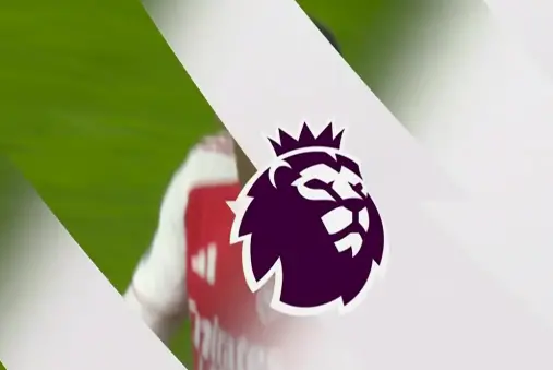 [Yellow Card] Defensive pressure! Mosquera brings down Pedro while tracking back, shown yellow card