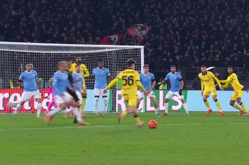 [Highlights] Salemaekers' surprise long-range strike from outside the box saved by the goalkeeper