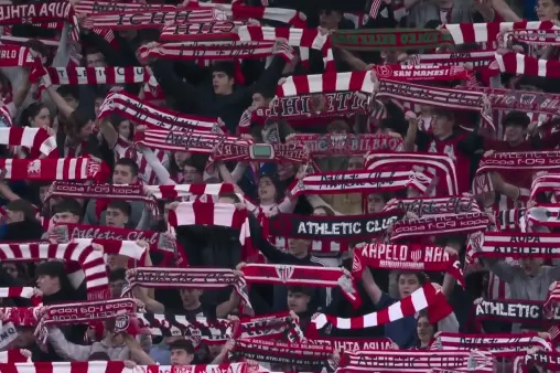 [Highlights] Athletic Bilbao home fans display full-stadium TIFO to support the team