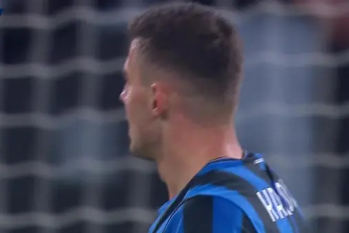 [Highlights] Makes space! Krstović cuts inside twice and fires wide of the post