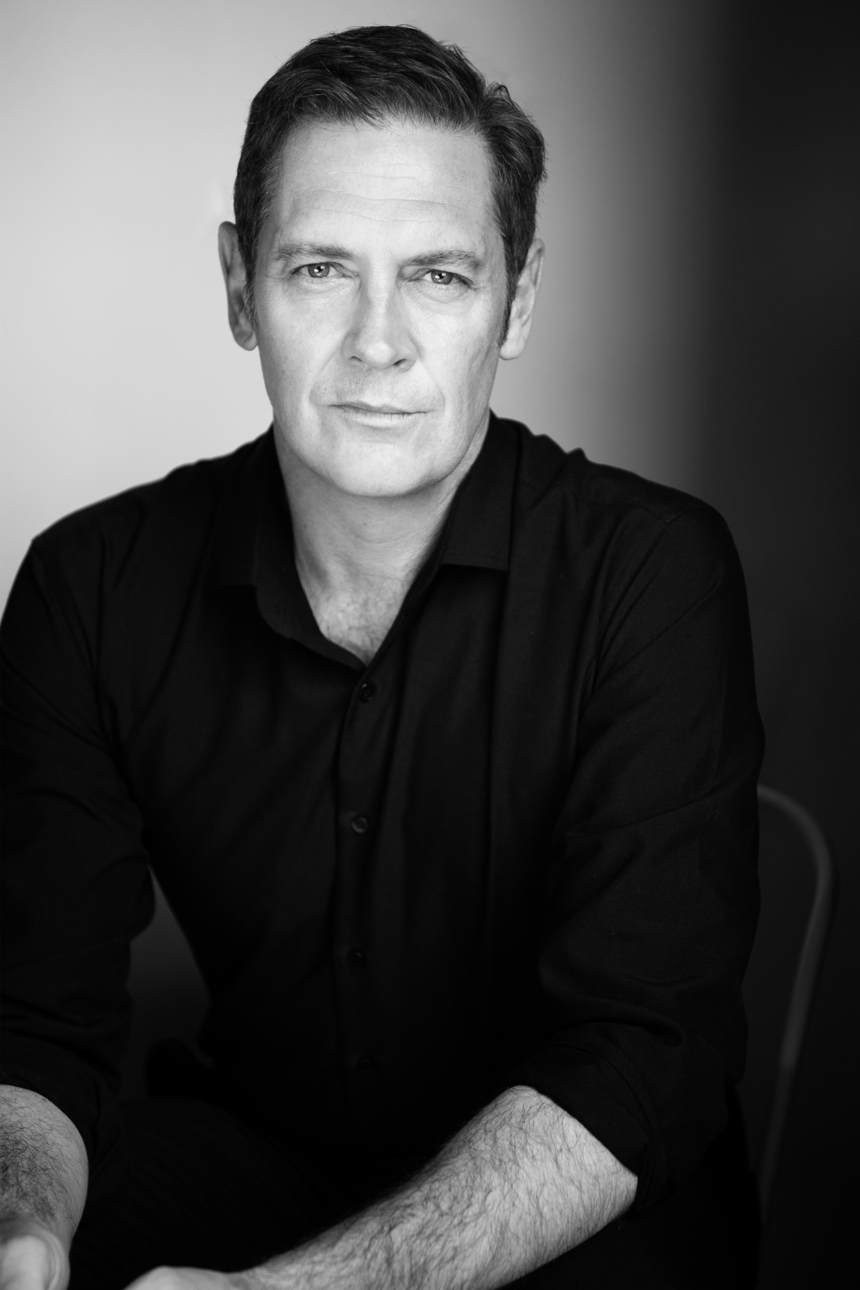 actor Paul Dowson large photo