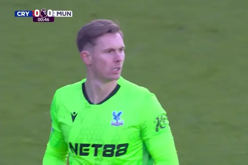 [Highlights] Casemiro's scrambled poke goes unrewarded as Henderson fumbles to hold the ball