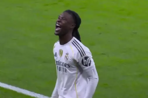 [Goal] The art of teamwork! Mbappe heads the ball across, Camavinga scores with a header