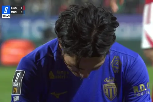 [Highlights] Too much focus on angle! Takumi Minamino receives long pass and fires wide with a half-chance