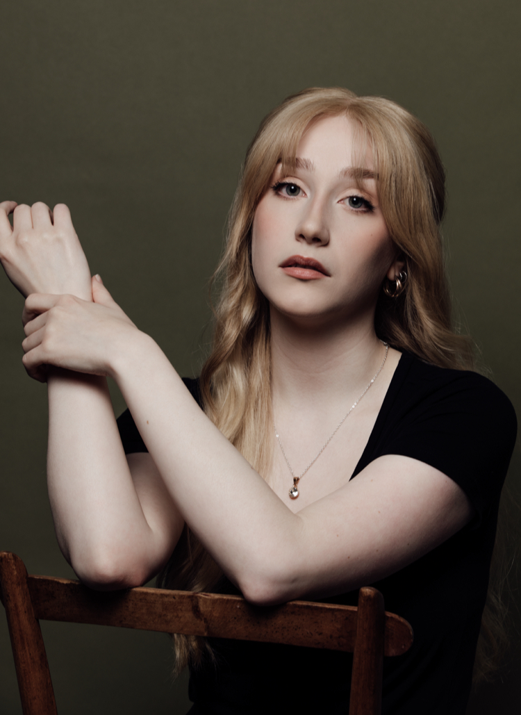 actor Isabella Percival large photo