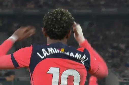 [Highlights] Pedri's midcourt chip pass, Yamal's narrow-angle shot saved by Valls