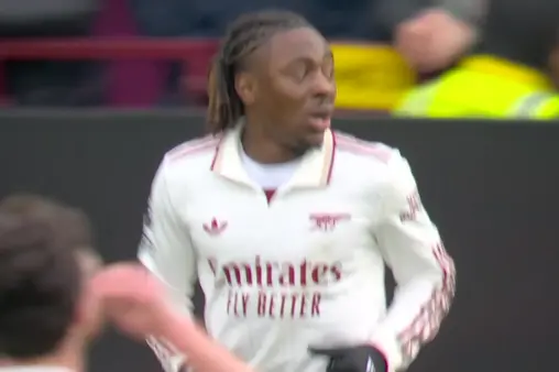 [Highlights] Offside first! Saka crosses from the wing, Eze's easy tap-in ruled out