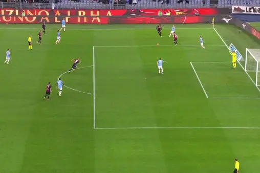 [Highlights] What was he thinking? Marusic's backpass under pressure intercepted