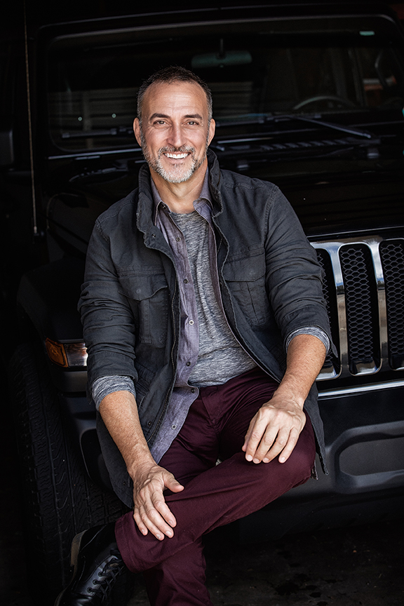 actor Jim Serrano large photo