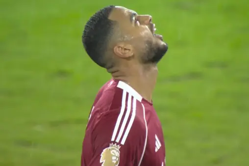 [Highlights] Starts cutting inside! Gakpo's counter-attack shot blocked out for a corner