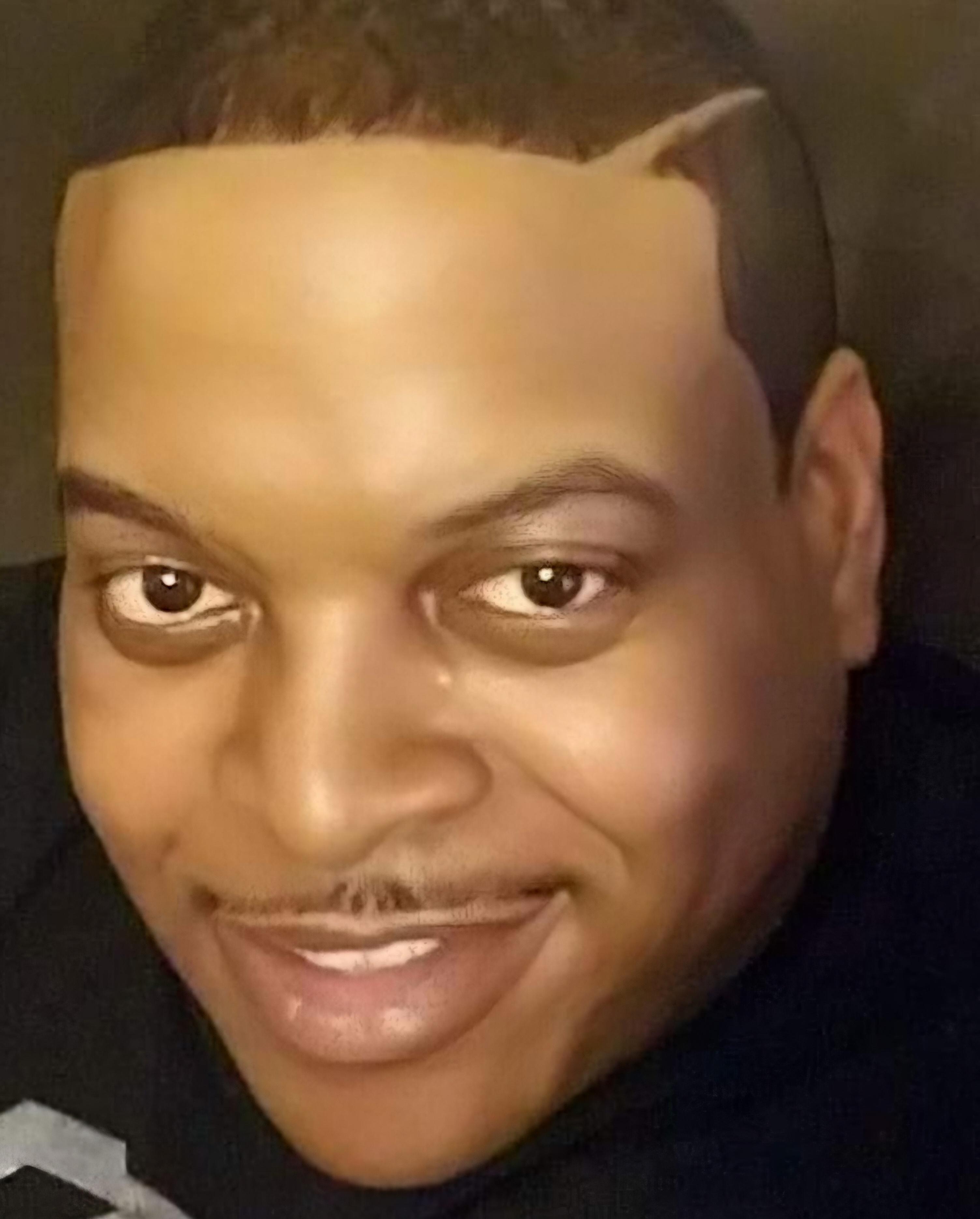 actor Titus Gunn large photo