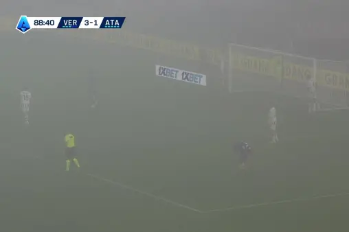 [Highlights] Extremely low visibility! Bergalli's counter-attack cross-shot goes straight out of bounds