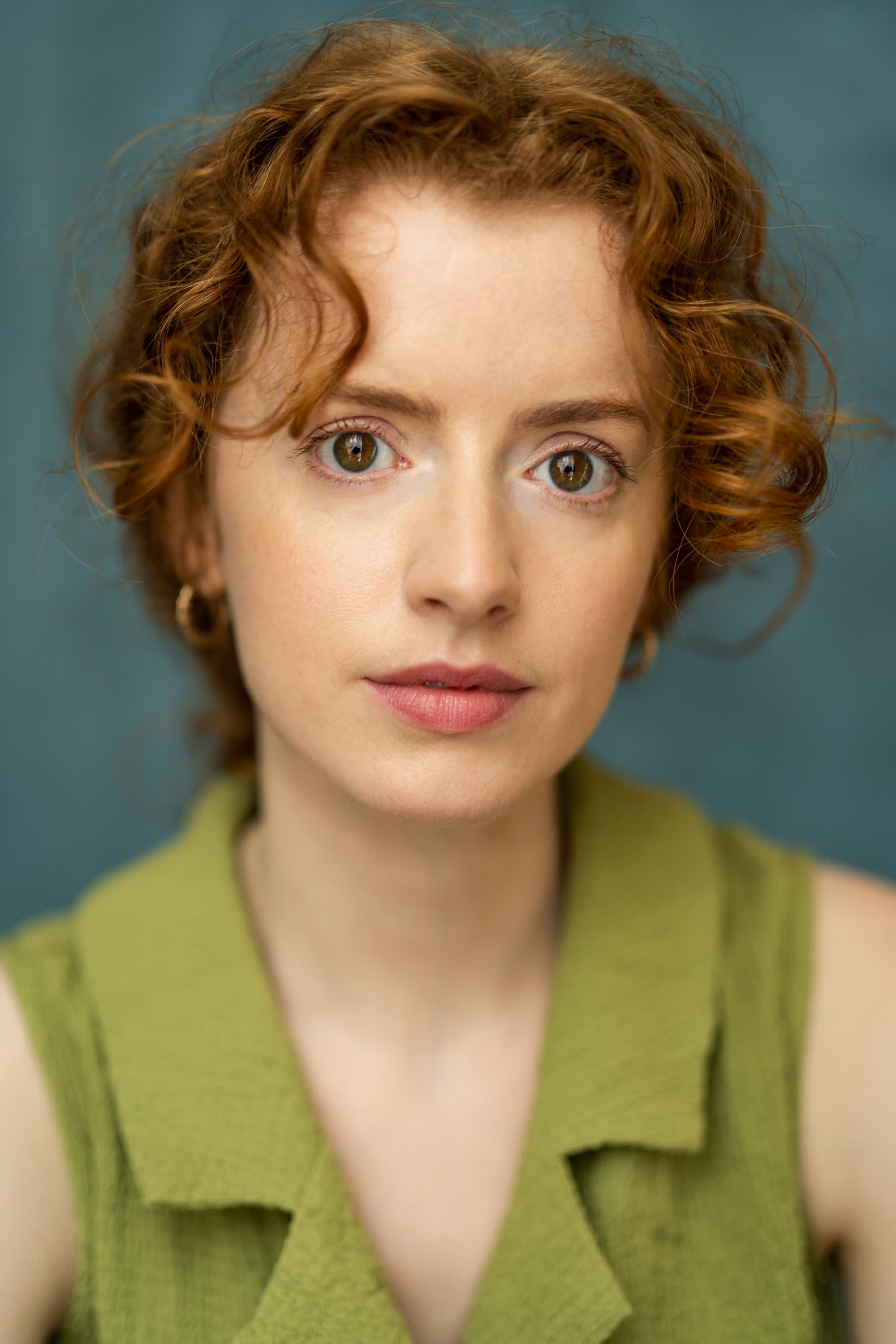 actor Hannah Hutch large photo