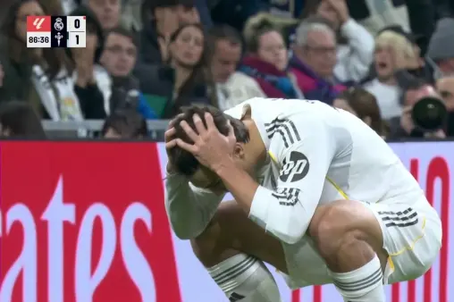 [Highlights] Tchouameni's cross met by Goncalo Garcia's header, just wide