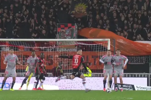 [Highlights] Almost a stunner! Pagis' long-range free kick hits the post