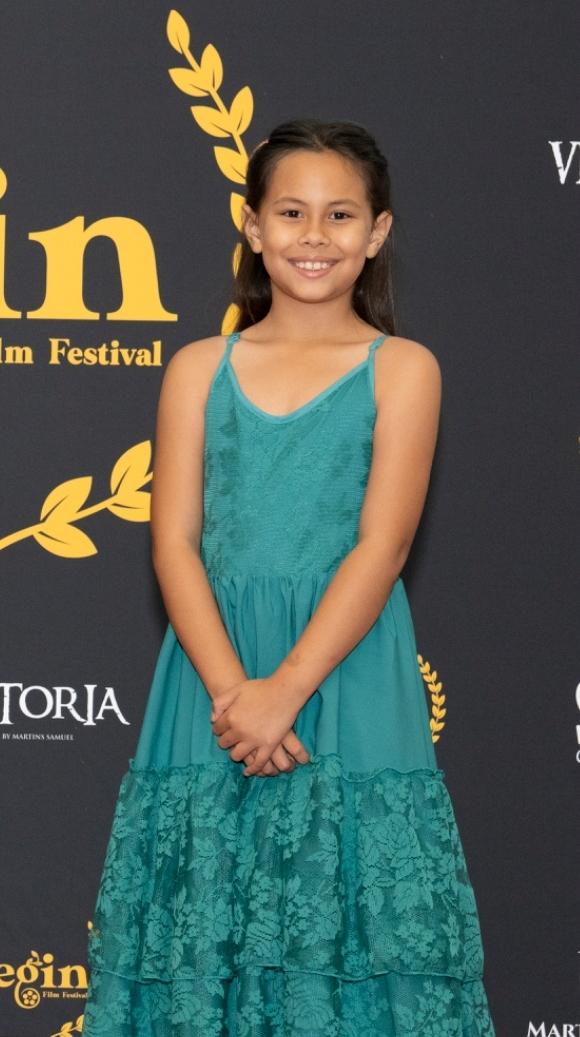 actor Genevieve Denny large photo