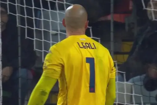 [Highlights] Sudden long-range strike! Modesto's outside-the-box shot saved by Leali with a diving save