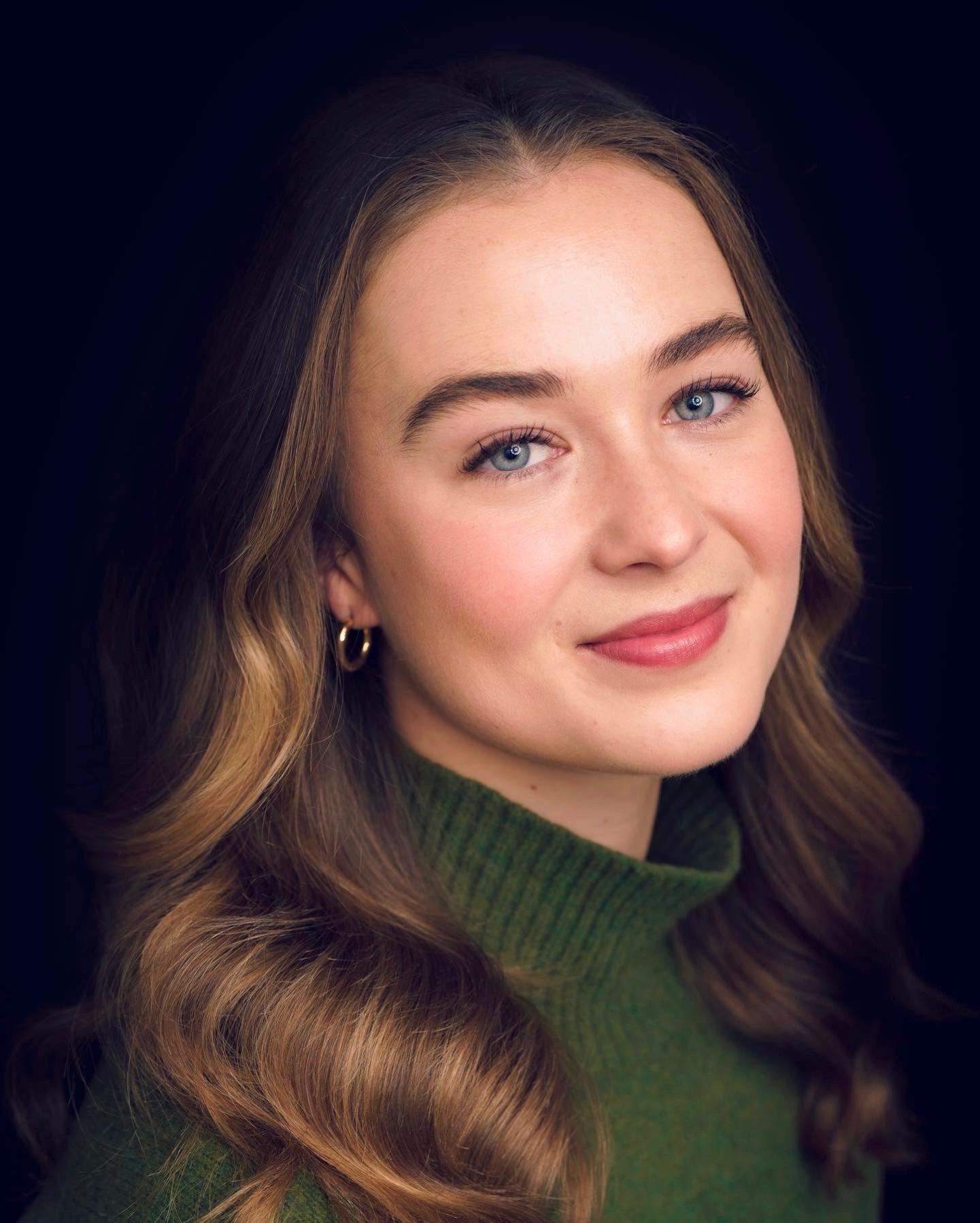 actor Claire McPartland large photo