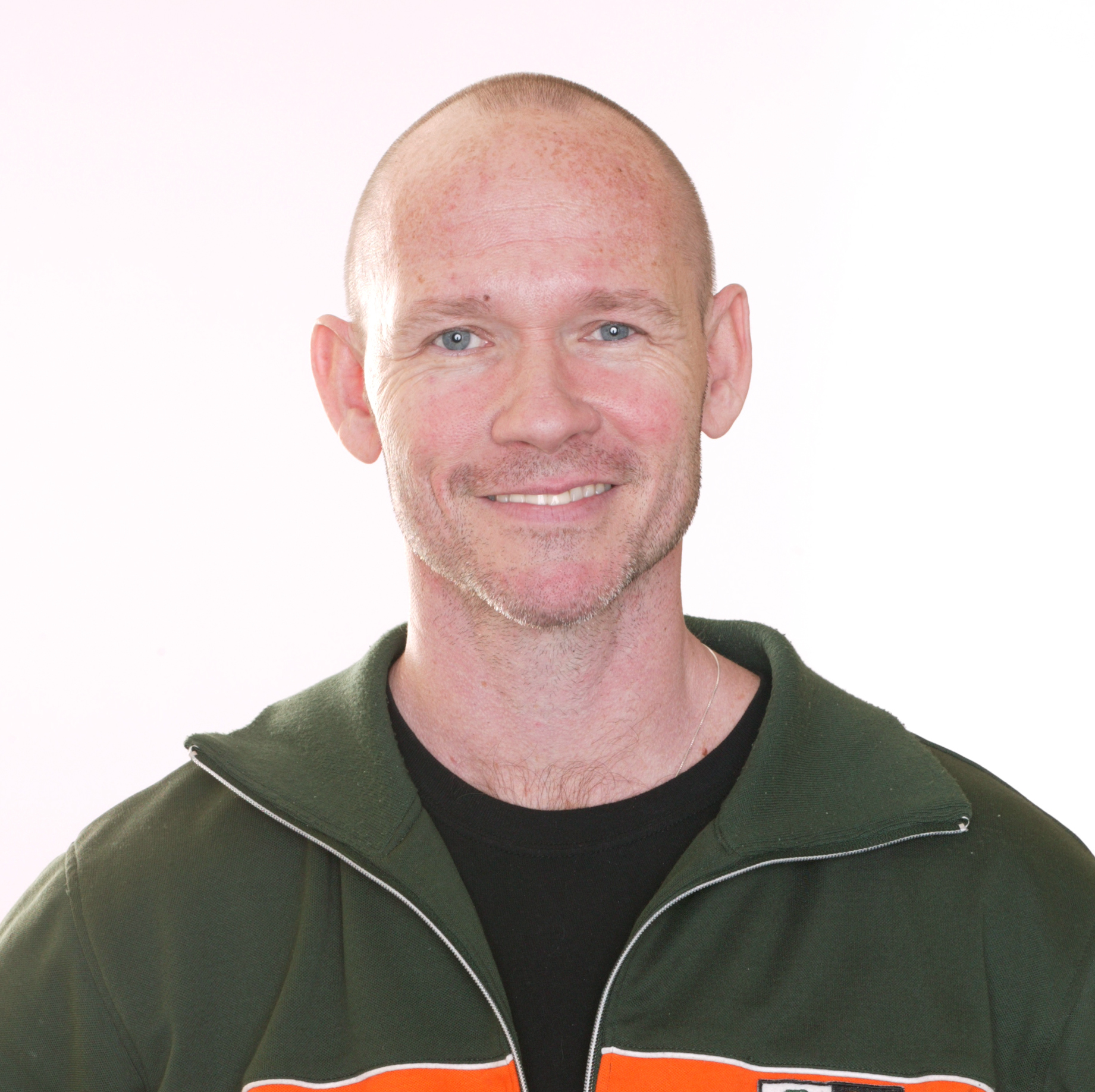 actor Gary Lennon large photo