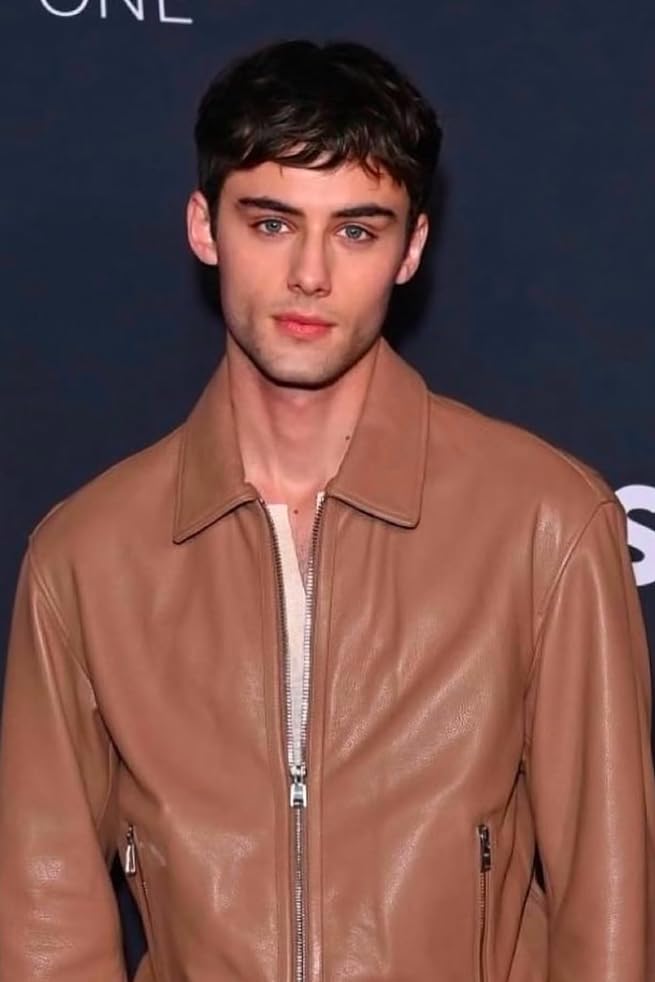 actor William Franklyn-Miller large photo