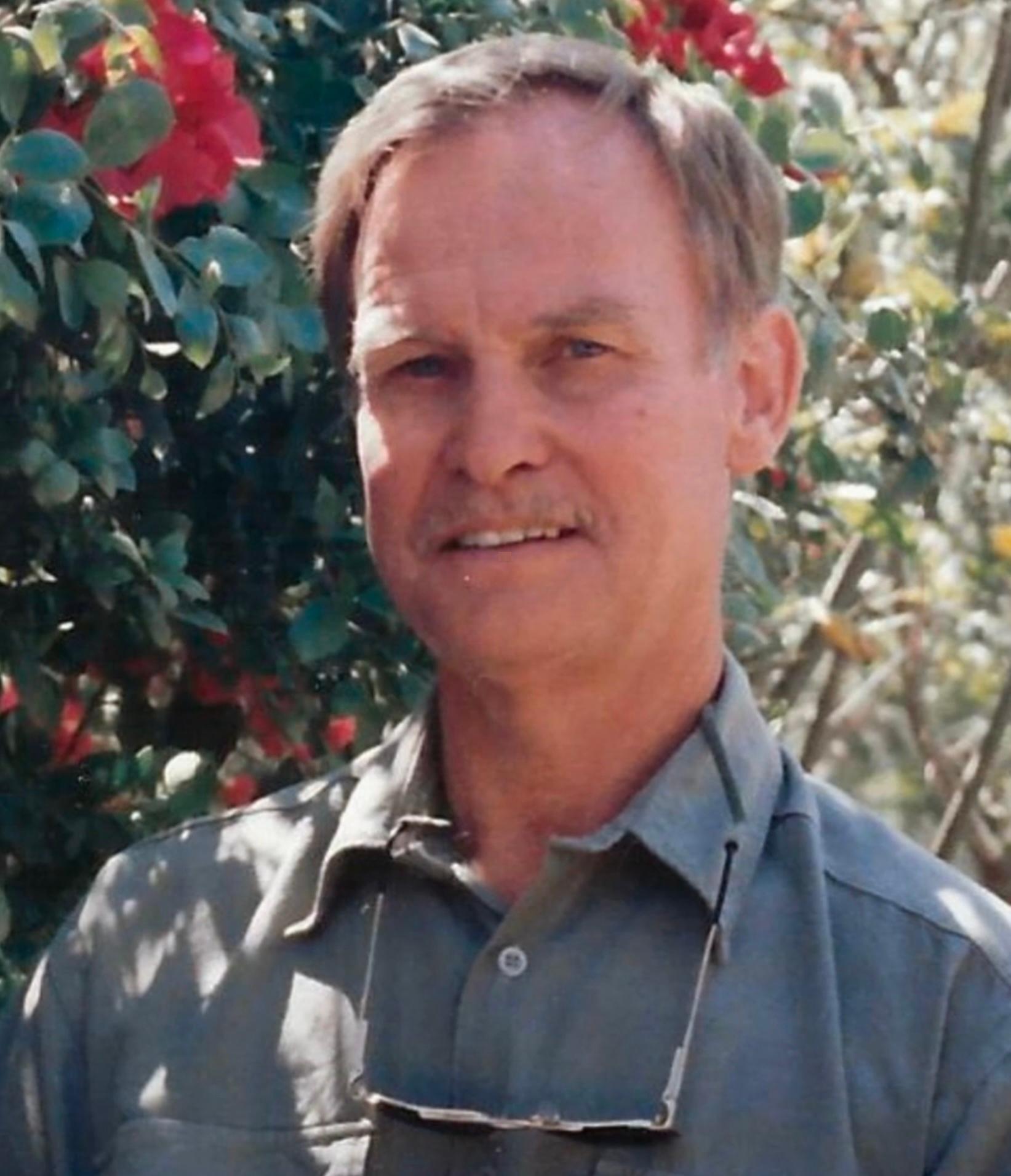 actor Daniel Robinson large photo