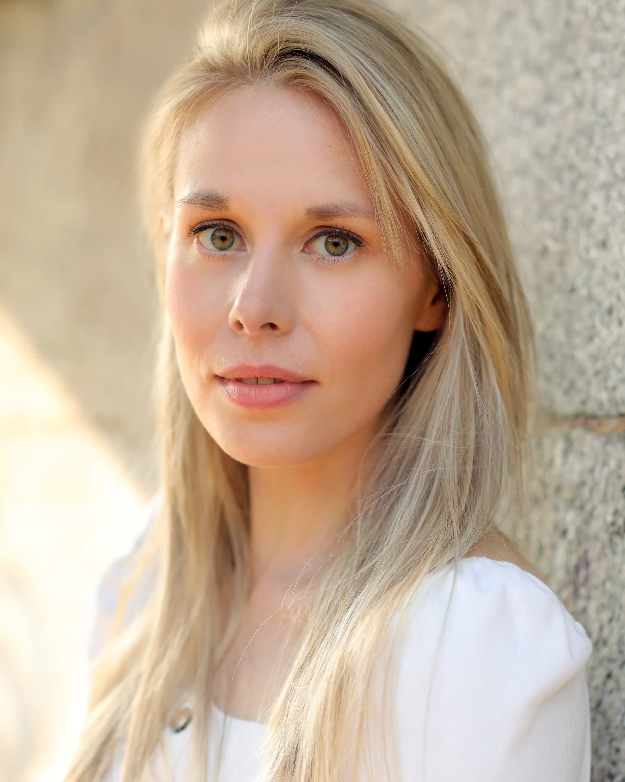 actor Alice Marshall large photo