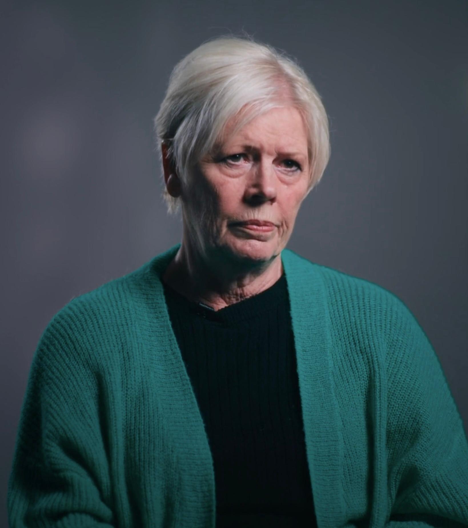 actor Eve Henderson large photo