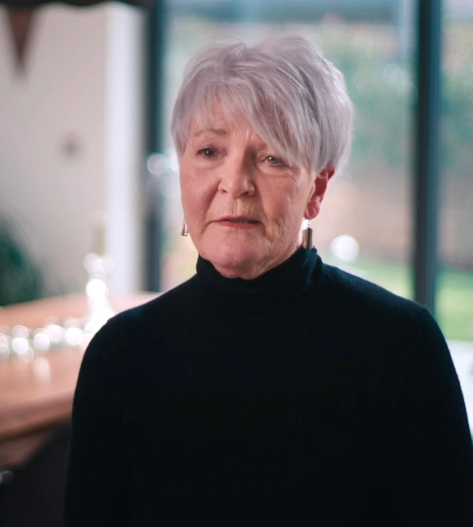 actor Helen Wood large photo