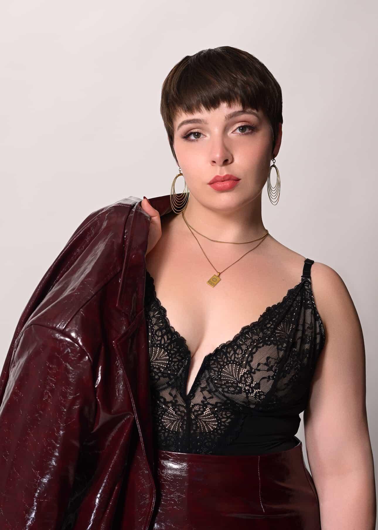 actor Haley Skinner large photo