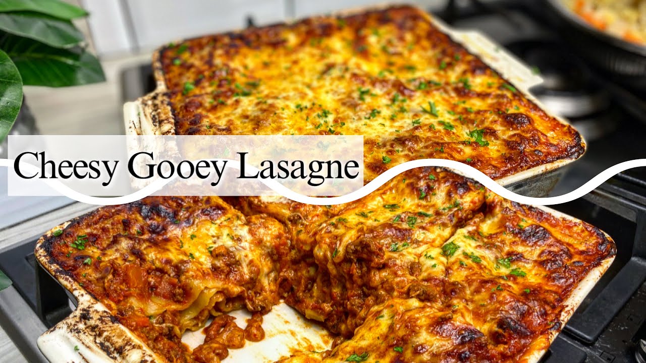 This lasagne recipe won’t last long at your house! Easy and Cheesy