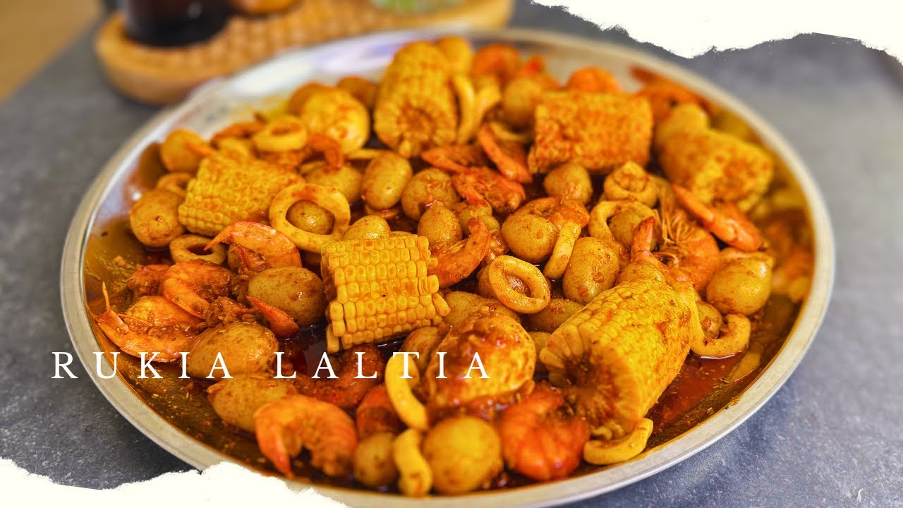 Best Seafood Boil Recipe Ever // Simple & Easy #seafoodboil #seafood background