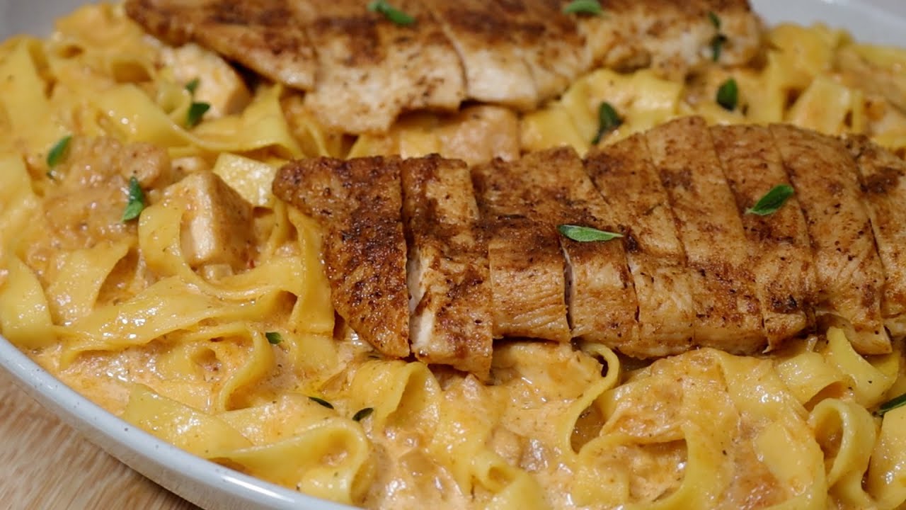 My Homemade Chicken Fettuccine Alfredo Recipe background