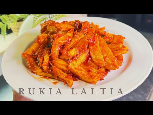 Spicy Fried Fries // Finger-licking Spicy Fries.