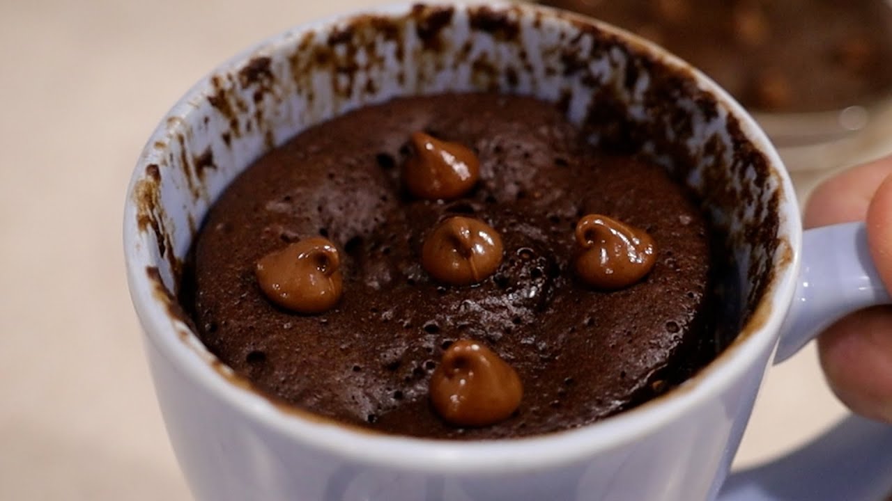 MOIST CHOCOLATE MUG CAKE | NO EGGS!