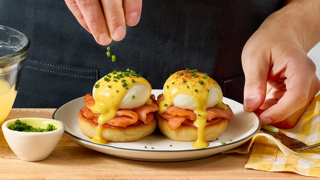 Easy Eggs Benedict At Home background