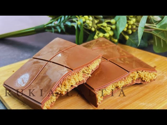 Dubai Chocolate // Let's make the viral Dubai chocolate the simplest & low budget way. background