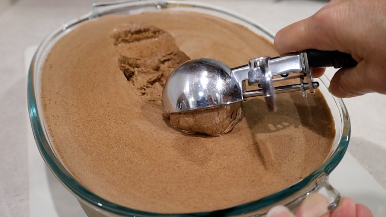 EASY CHOCOLATE ICE CREAM RECIPE