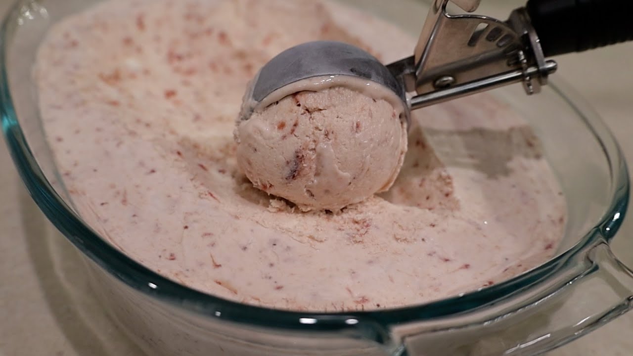Easy Strawberry Ice Cream with 4 ingredients backdrop