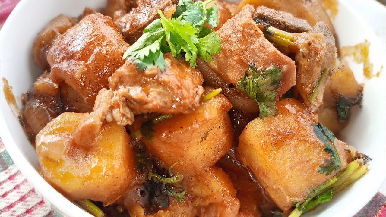The Best KATOGO Dish: Matooke and Pork!